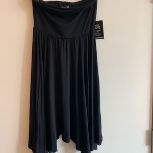 Black sleeveless dress